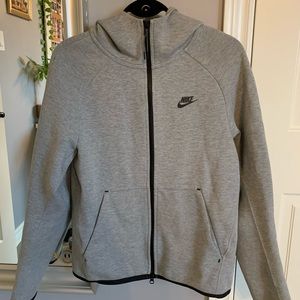 GREY NIKE ZIP UP